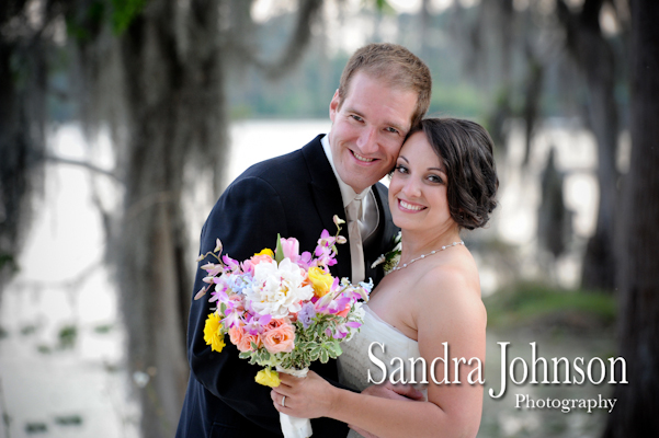 Best Lakeside wedding at Paradise Cove in Orlando, Florida - Wedding photographer - Sandra Johnson (SJFoto.com)